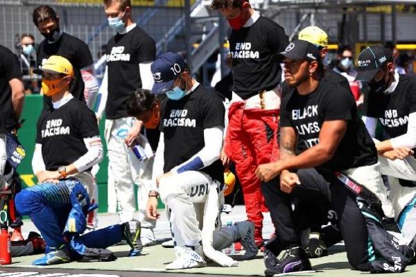   Solidaritas Anti Rasisme, Sejumlah Pebalap Berlutut di Arena Formula 1