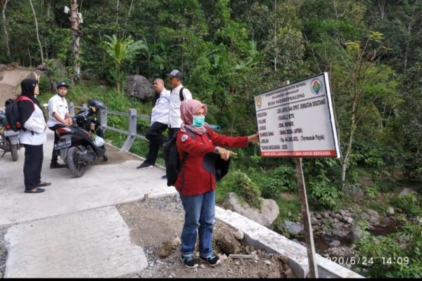 Anak Raih Penghargaan, Ibu Diana Inspirasi Pendamping Desa