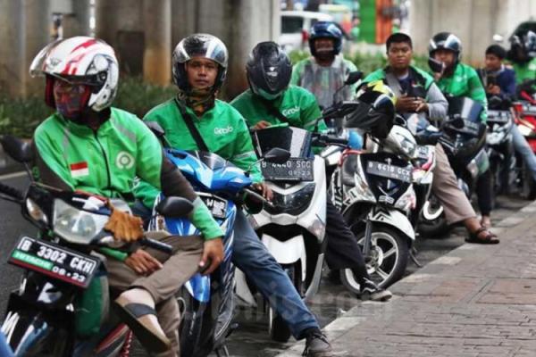Pengendara Ojol Bandung Minta Dibolehkan Angkut Penumpang