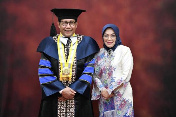 Gus Menteri Ulang Tahun, Gelar Doktor HC Jadi Kado