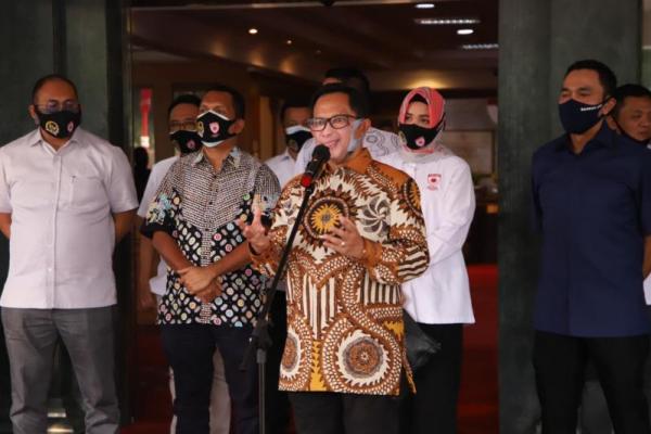 Mendagri Tak Pernah Lupa Ingatkan Pemakaian Masker