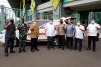 Toyota Donasikan Innova dan Face Mask ke Pemkot Bekasi