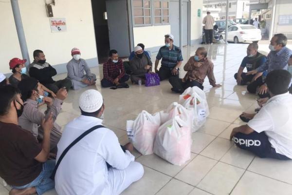 Pekerja Migran Indonesia ditemui KJRI Jeddah (Foto: KJRI)
