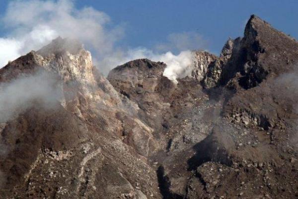 Merapi Menggembung, Masyarakat Diminta Tetap Tenang