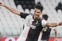  Gol Ganda Ronaldo Lesatkan Poin Juventus di Puncak Klasemen