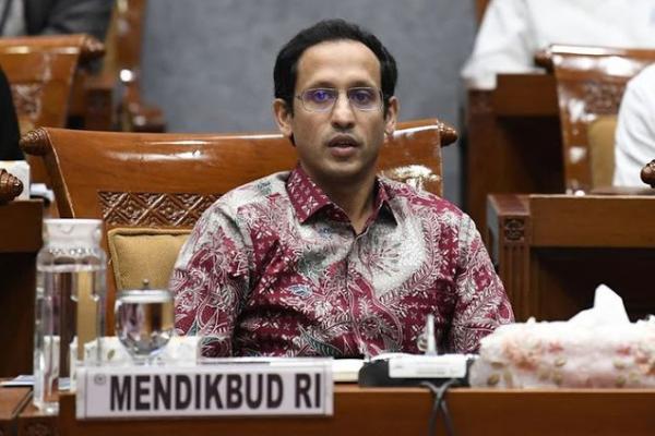 PKS Bilang Rencana Digitalisasi Sekolah Belum Matang