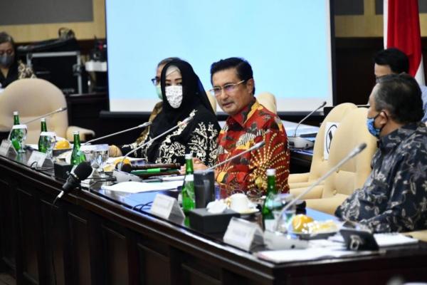 Gelar FGD, Wakil Ketua MPR: Kita Harus Ambil Langkah Berani dan Terobosan