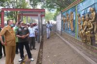 Kunjungi Taman Renungan Bung Karno, Wakil Ketua MPR: Miris Lihat Taman Ini