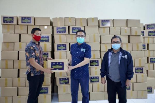 Paket Bahan Lauk Siap Saji Disalurkan ke Pelaku Parekraf Terdampak COVID-19 di Jabar