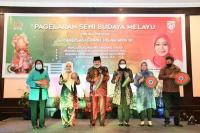 Siti Fauziah: Seni Budaya Kandung Unsur Tontonan, Tuntunan dan Hiburan