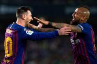   Mengharukan, Pesan Perpisahan Messi untuk Vidal