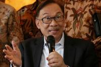 Pemimpin oposisi Malaysia Anwar Ibrahim serahkan dukungan lebih 120 anggota parlemen kepada Raja