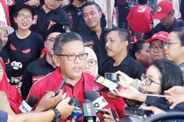 Satu Tahun Jokowi-Maruf, PDIP Ingatkan Kabinet Jangan Berimajinasi 2024
