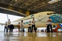  Garuda Indonesia Rilis Mask Livery Corak Batik Parang