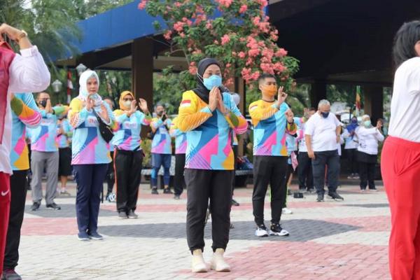 Menaker Luncurkan Jargon Agar Pegawainya Lebih Cerdas dan Unggul