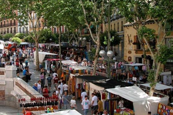 Pasar  Madrid Yang Terkenal, el Rastro di Buka Kembali