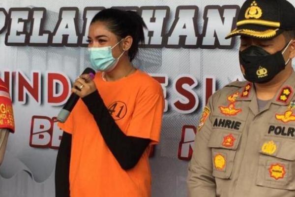 Sesuai KTP, Transgender Millen Cyrus Akan Ditempatkan di Sel Pria