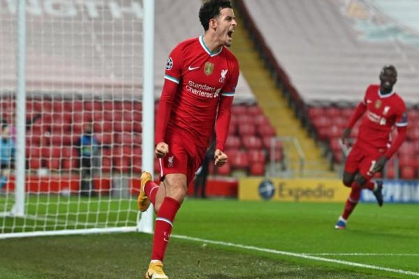 Liverpool Lolos 16 Besar 