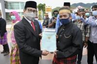 Serahkan 1.000 Sertipikat, Gus Menteri Harap Menjadi Legalitas Lahan Transmigran