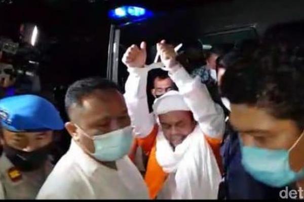 Kerumunan Petamburan, JPU  Tuntut Rizieq Dua Tahun Penjara