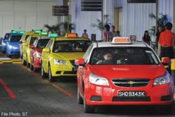 Singapura Kucurkan SGD133 Juta Bantu Sopir Taksi, Mobil Sewaan