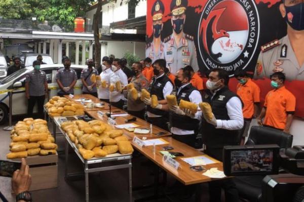 Tampang 10 Pengedar Sabu 202 Kilo Jaringan Timur Tengah Berbaju Tahanan 