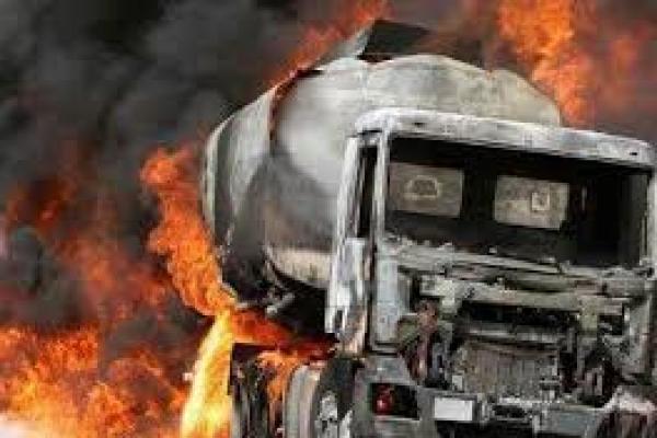Ledakan Kapal Tanker Bensin Di Nigeria Tewaskan 6 Orang