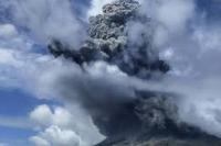 Gunung Sinabung Erupsi, Abu Capai 1.000 Meter