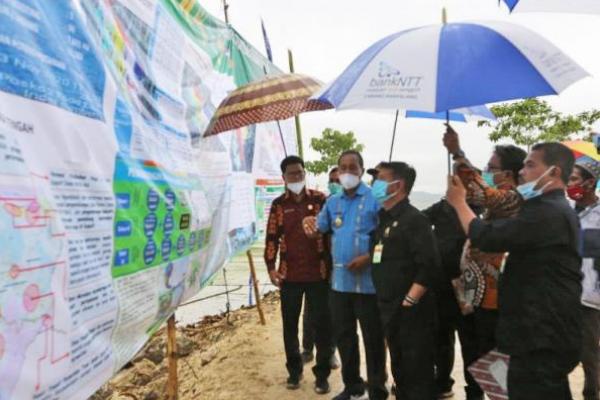 Meski Diguyur Hujan, Mentan Tetap Tinjau Foot Estate di Sumbah Tengah