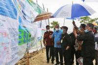 Meski Diguyur Hujan, Mentan Tetap Tinjau Foot Estate di Sumbah Tengah