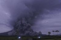Gunung Semeru Kembali Erupsi, Guguran Awan Panas Capai 4,5 Km