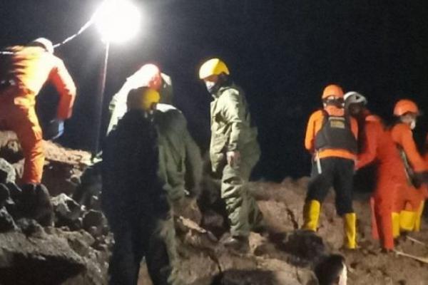 Banjir Dan Tanah Longsor Di Manado, 5 Tewas Dan 500 mengungsi