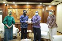 Berkunjung ke Kemendes, Bupati Meki Minta Lepas dari Status Daerah Tertinggal