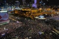 Protes Larangan Aborsi, Ribuan Warga Berbaris di Jalan Utama Polandia