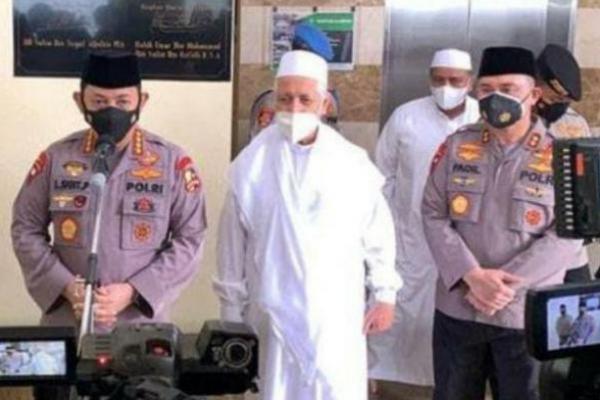 Kunjungi Para Habaib, Kapolri: Polri Siap Bersinegri dengan Para Ulama dan Habaib untuk Kemasyarakat