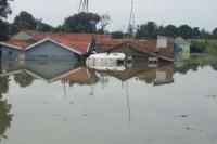 Ribuan Orang Terdampak Banjir di Jakarta dan Karawang