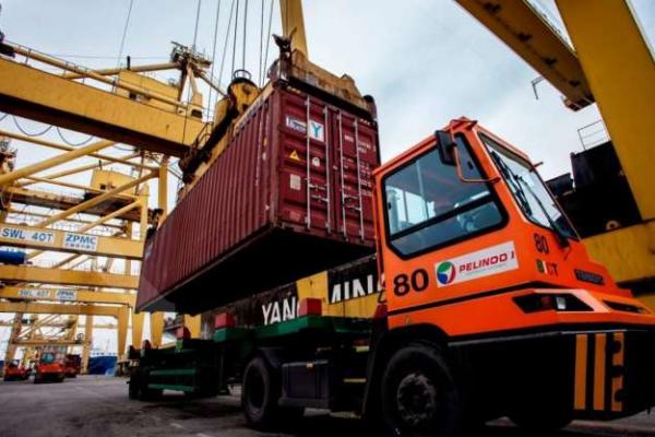 Pelindo I Sibolga Layani Ekspor Perdana Plywood