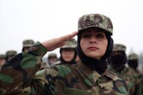 Ibu-Anak Sama-sama Bertugas di Militer Afghanistan