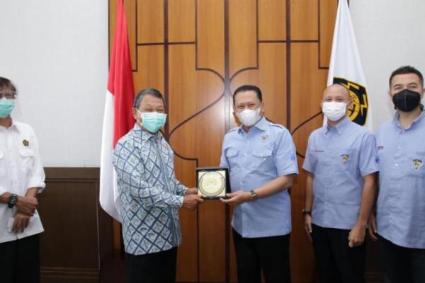 Bamsoet Dorong Pengembangan Energi Terbarukan untuk Kendaraan Listrik
