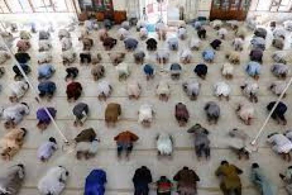 Pakistan Cabut Semua Aturan Pembatasan Covid-19