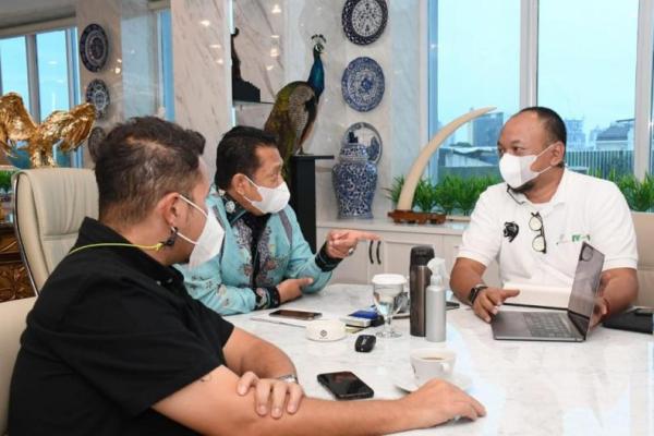 Bamsoet Dukung Pembuatan Mobil Listrik Maung Pindad