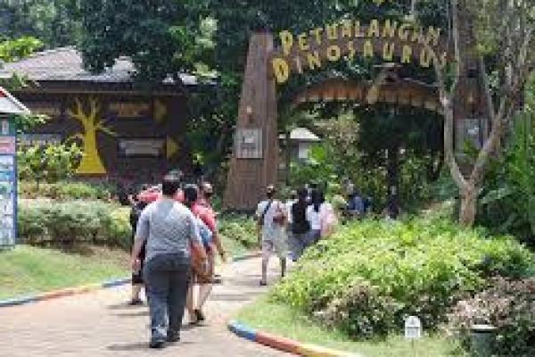  Menaker Imbau Pekerja Tidak ke Luar Kota Saat Libur