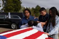  1 dari 5 Orang Amerika Kehilangan Orang Terdekat Karena Covid-19