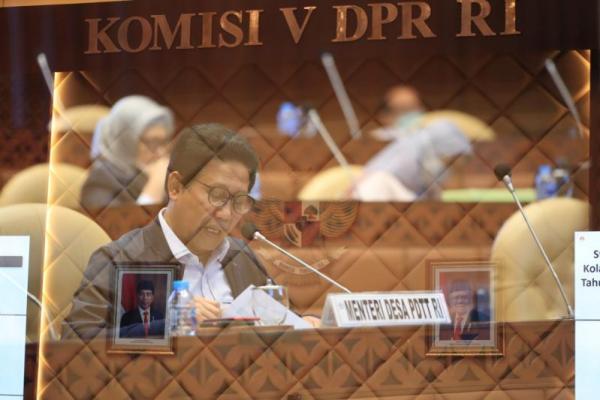 Gus Menteri: Kemendes Tidak Rekrut Pendamping