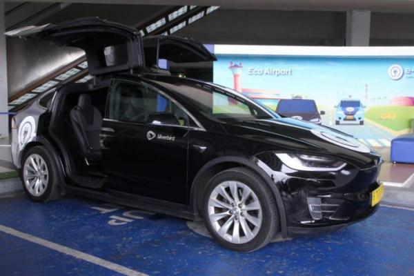 Sekarang Sudah Ada Layanan Mobil Listrik di Bandara Soekarno-Hatta