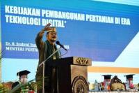 Orasi Ilmiah di Unhawa, Mentan: Pertanian Sekarang Tidak Peduli Titelmu
