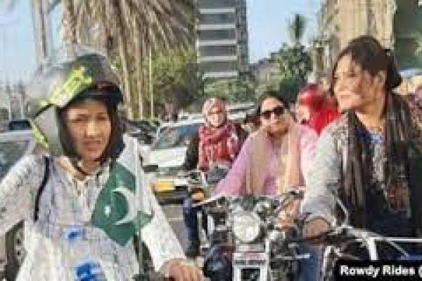 Marina Syed, Pendiri Sekolah Mengemudi Motor Khusus Perempuan di Pakistan