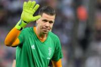 Perdana dalam Sejarah Euro, Szczesny Lakukan Gol Bunuh Diri 