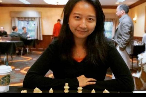 Duel Catur Irene Sukandar vs Raffi Ahmad Catatkan Rekor MURI