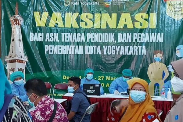 Suntikan Vaksin COVID-19 Tahap Pertama bagi Pegawai Polbangtan Yoma